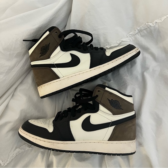 Jordan Shoes - Mocha Jordan 1’s